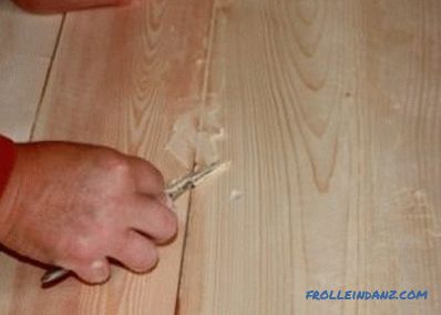 Obróbka podłóg drewnianych: wybór materiału