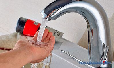 Jak oszczędzać wodę w mieszkaniu lub domu - przegląd urządzeń