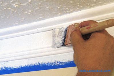 Jak malować cokół sufitowy - technologia malowania cokołu