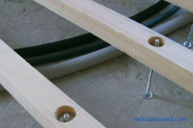 Jak prawidłowo ułożyć drewniane podłogi: instrukcje