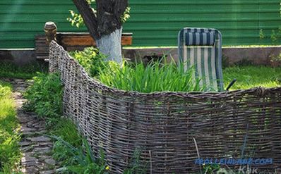 Jak zrobić wiklinowe ogrodzenie - robienie wikliny (+ zdjęcia)