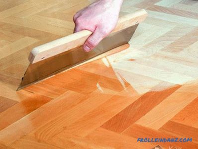 Jak pomalować drewnianą podłogę w domu w domku
