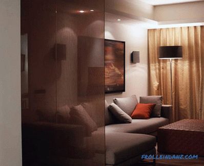 Szklane ścianki działowe w mieszkaniu - wnętrze mieszkania (+ zdjęcia)
