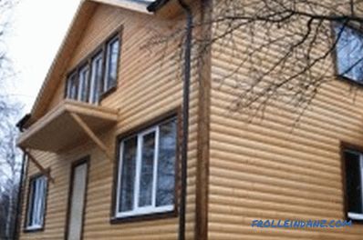 Dekorowanie domu drewnianymi panelami zewnętrznymi i domem z bloków